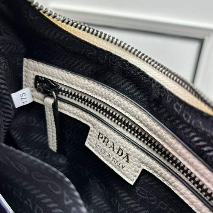 Picture of Prada Handbags _SKUfw185258786fw